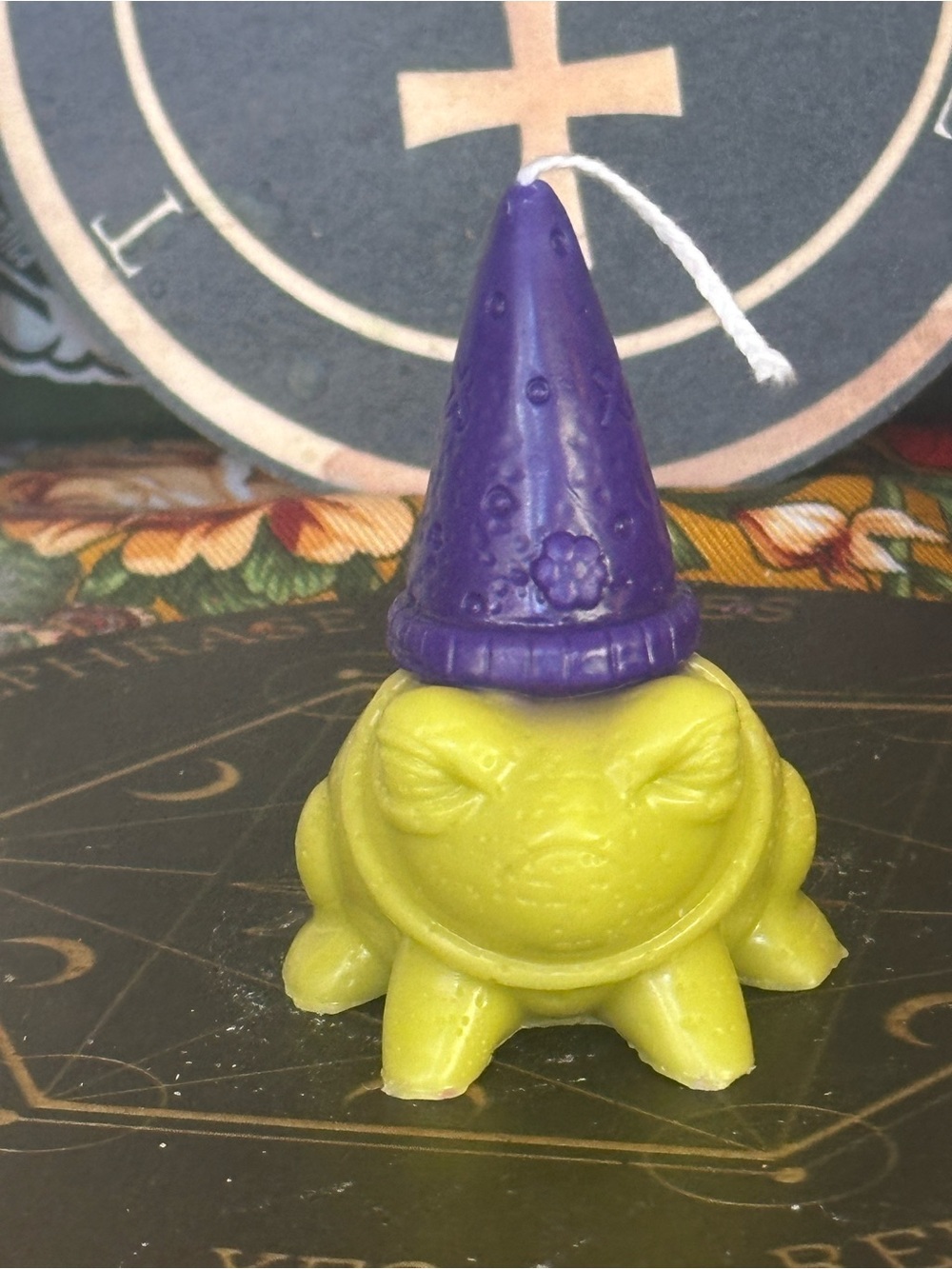 Wizard Toad Candle - Picture 4 of 9